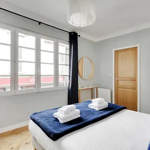 Pick A Flat's In Montmartre - Rue Lepic Parijs